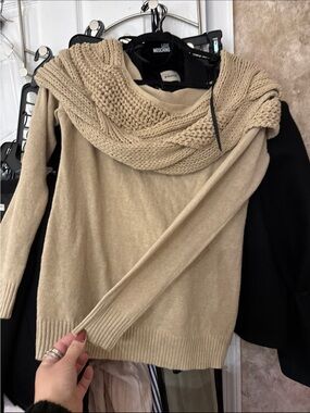 Bebe sweater